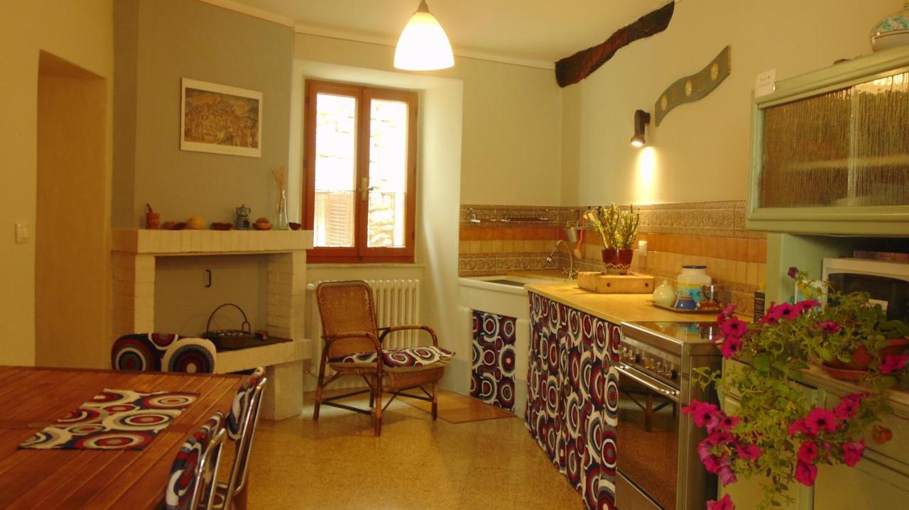 Le Cisterne B&B Amelia Dış mekan fotoğraf
